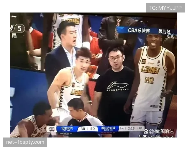 篮球比赛中，什么样的拉人犯规会被吹罚？